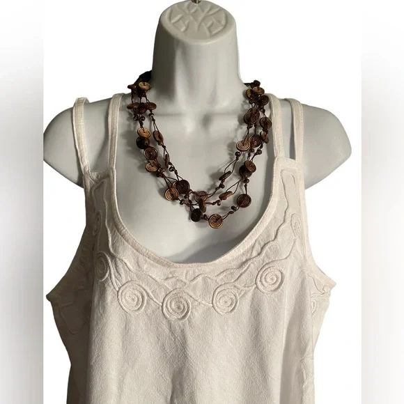 WHiTE SIMPLE COMFORTABLE DRESS.   BL/RD 13.  12603 - Picture 4 of 7